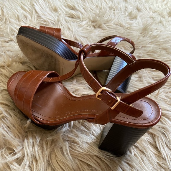 H&M Platform Heels - Picture 1 of 3